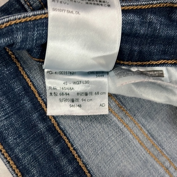 EUC Levi’s Mid Rise Skinny jean, Size 4W/30L! - Picture 4 of 5